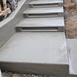 Custom residential concrete steps